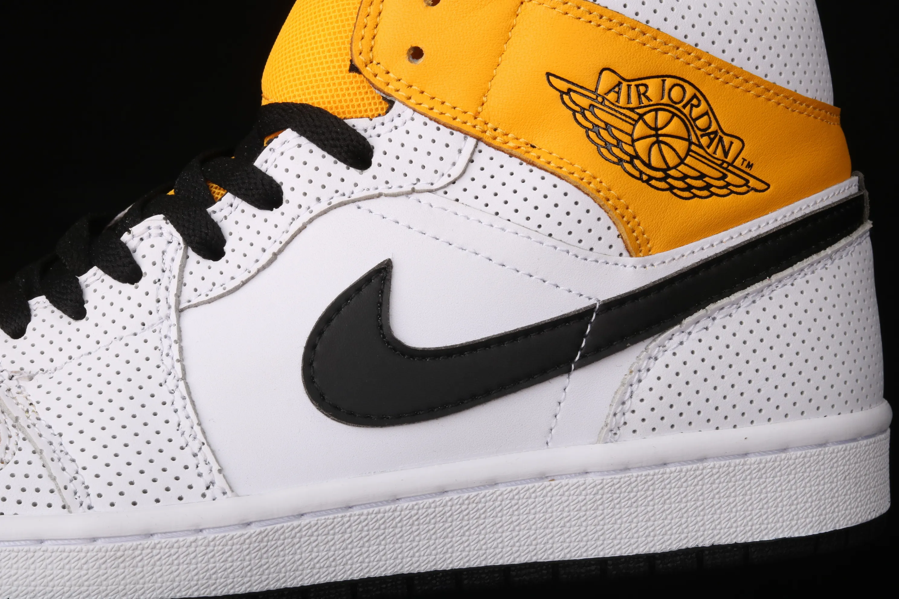 All categories Air Jordan Jordan series basketball shoes Air Jordan 1 Mid Air Jordan 1 Mid AJ1 Joe 1 white yellow black hook Chinese culture basketball shoes BQ6472-107
